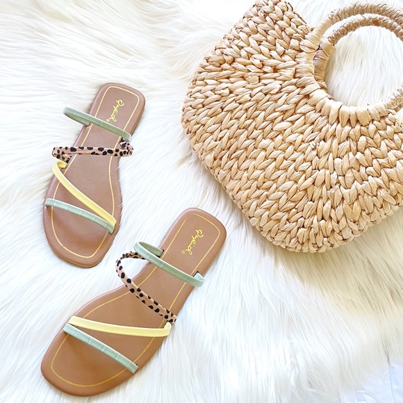 Strappy square toe slip on sandals slides flat - Picture 5 of 11